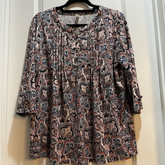 PerCeption Concepts Beige/Blue Paisley Top Pinned Front Buttons 3/4 Sleeves lar - Picture 3 of 7